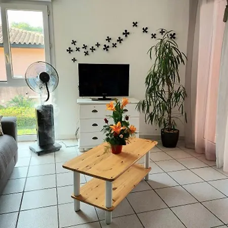Classe 3 Etoiles Dans Standing Avec - Piscine Clim Parking Wifi Pret Velos - Menage Et Linge Non Inclus *